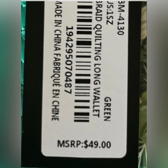 NWT Badgley Mischka Quilted Chevron Pattern Large Vegan Wallet in Turquoise - Picture 5 of 5